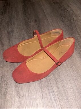 Crown Vintage Rust Red Suede Mary Jane Flats